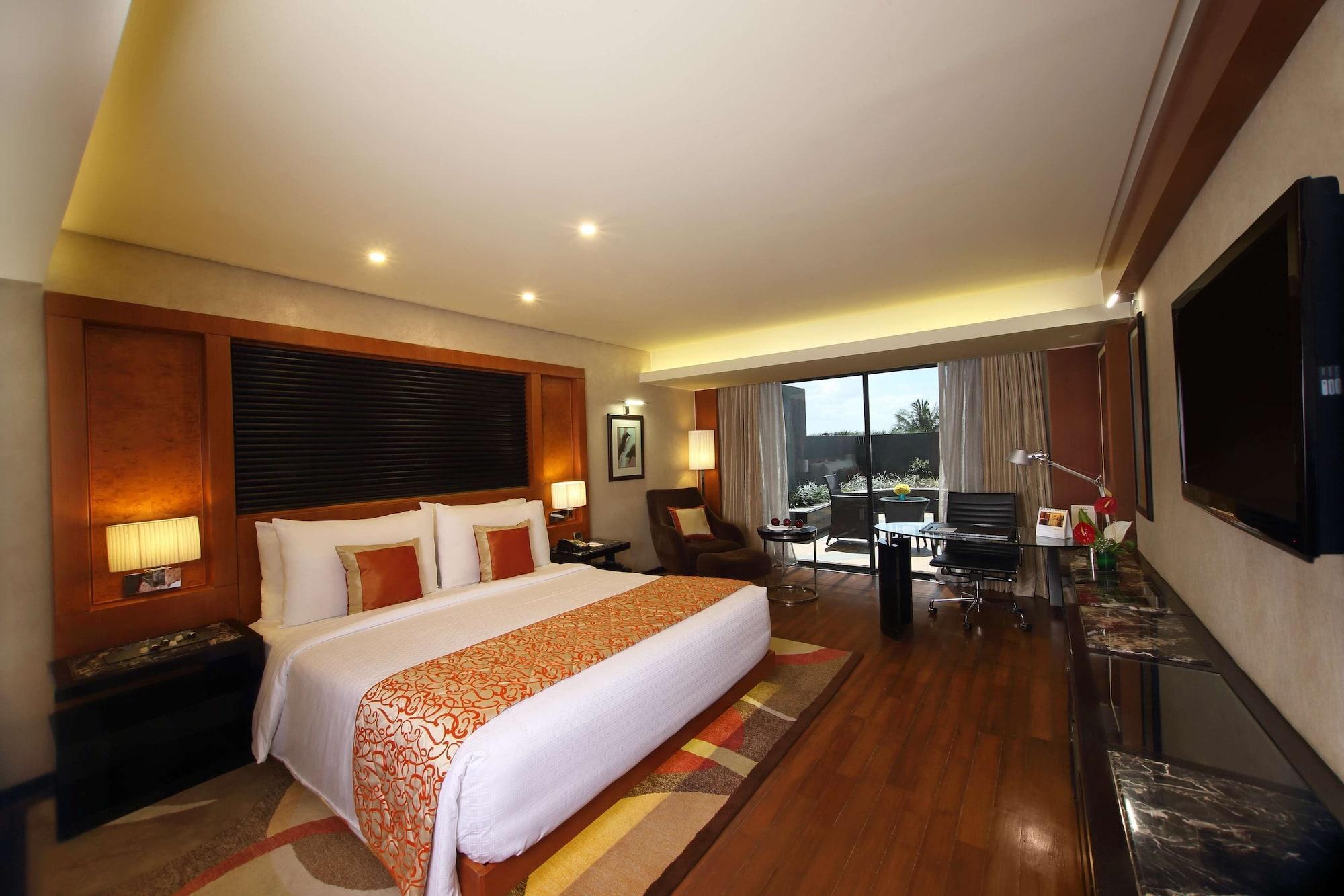 Gokulam Grand Hotel & Spa Bangalore Exterior foto