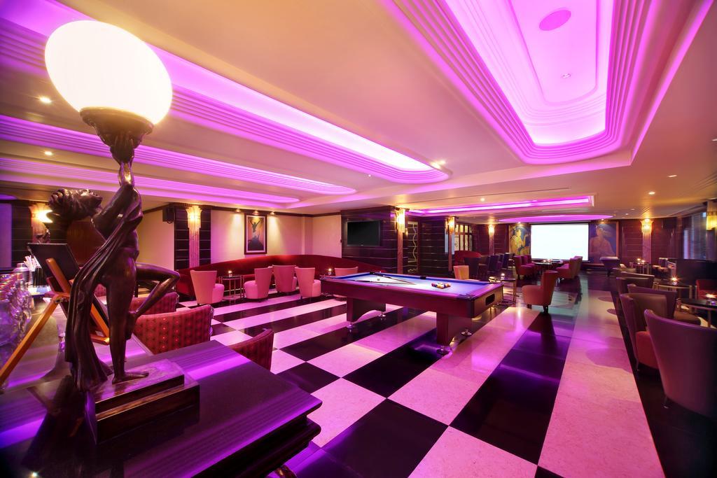 Gokulam Grand Hotel & Spa Bangalore Exterior foto