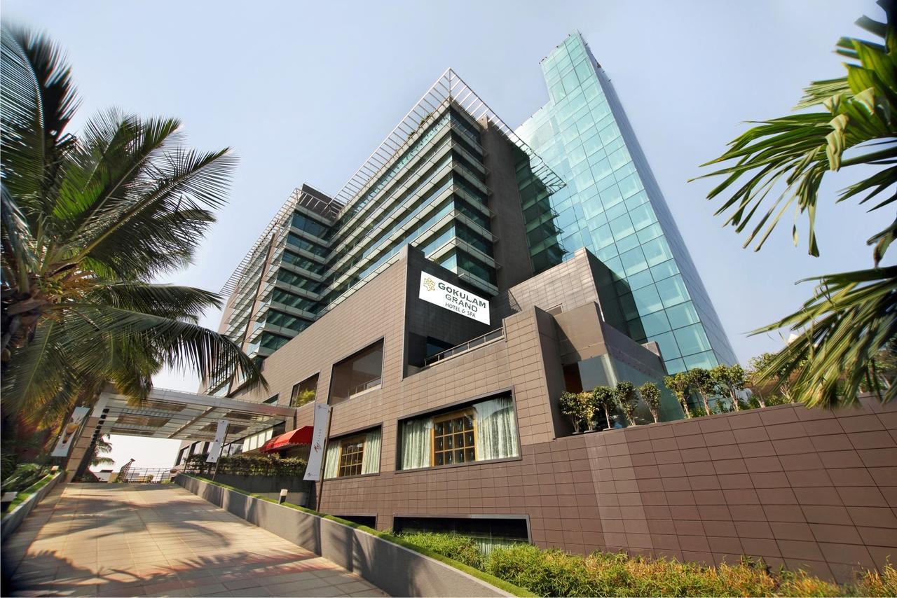 Gokulam Grand Hotel & Spa Bangalore Exterior foto